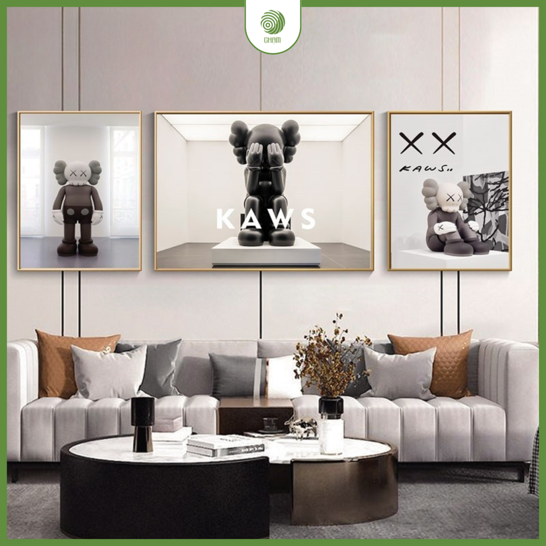 tranh tráng gương gấu Kaws